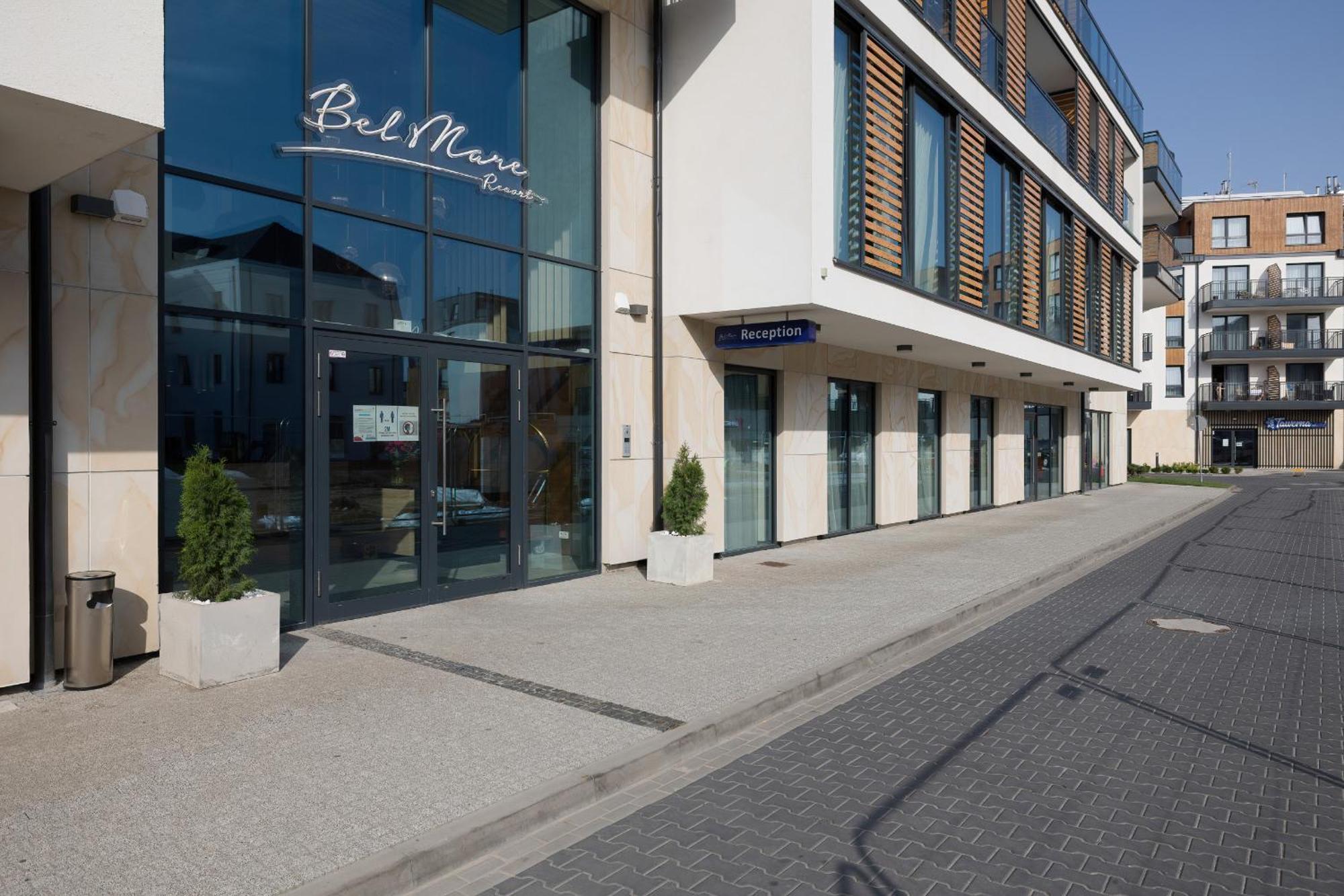 Bel Mare Holiday Apartments Near The Beach With Parking By Noclegi Renters Miedzyzdroje Exterior photo
