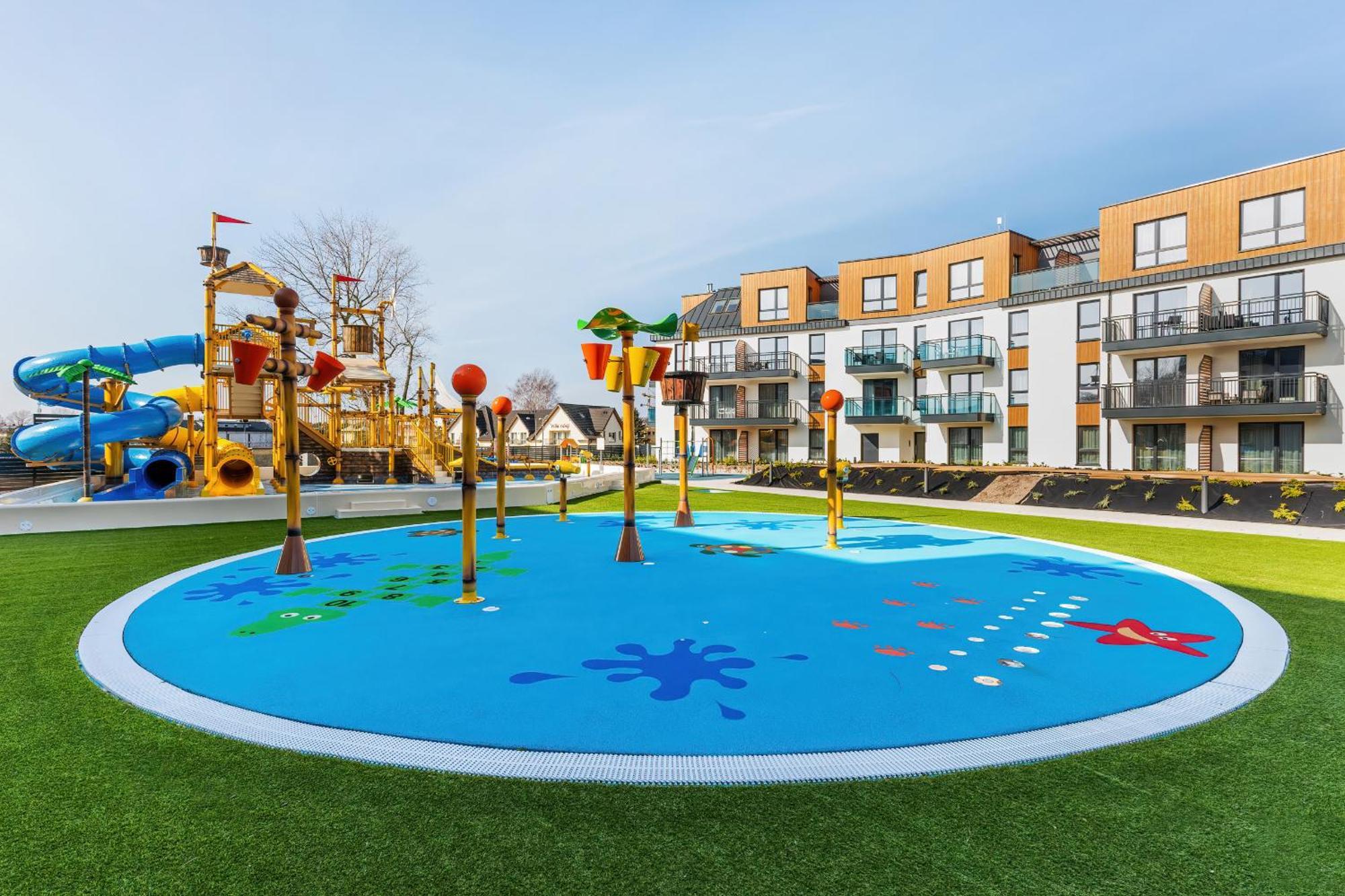 Bel Mare Holiday Apartments Near The Beach With Parking By Noclegi Renters Miedzyzdroje Exterior photo